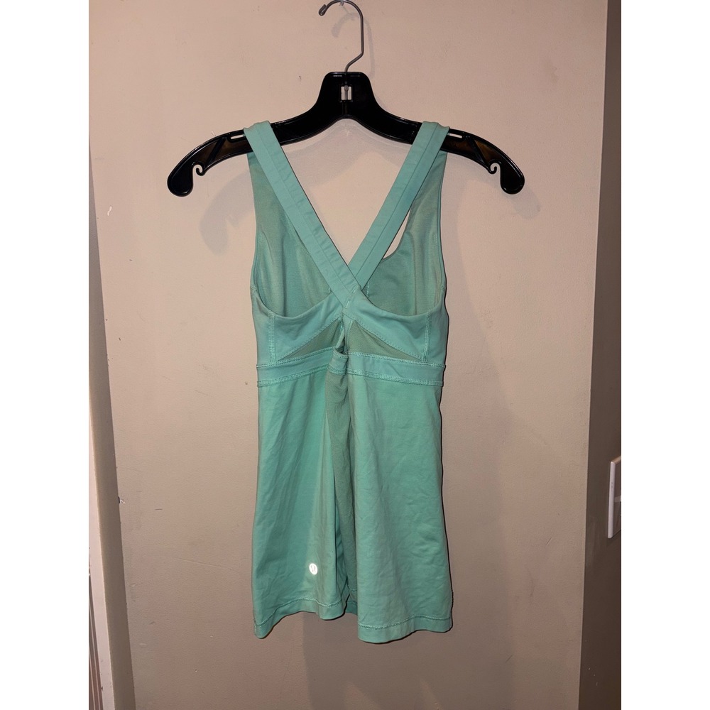 Lululemon Mint Green Built-In Bra Mesh Back Cross Strap Athletic Tank Top Size 8